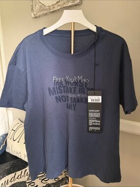Ellus Navy Graphic Tee - Free Your Mind ~100% cotton